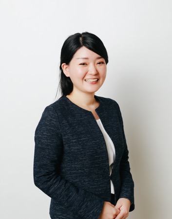 写真:取締役 研修事業部長 友岡 未穂子